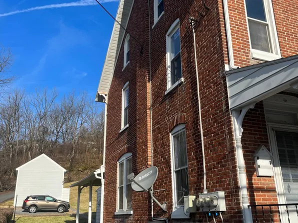 341 Main St #1, Leesport, PA 19533