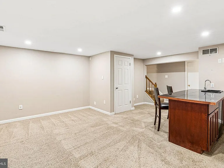 3820 Rolling Way — Photo 38