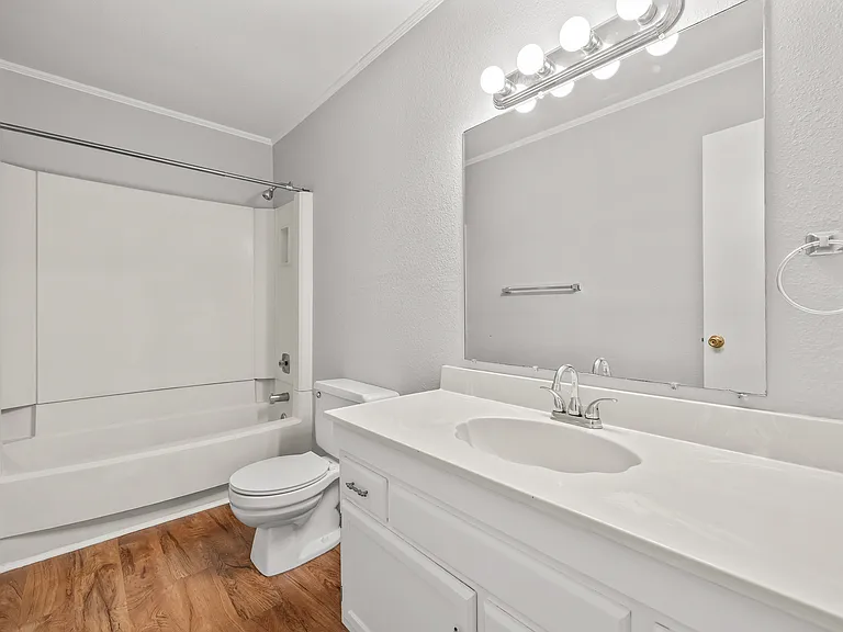 1791 Lee Ave — Photo 13