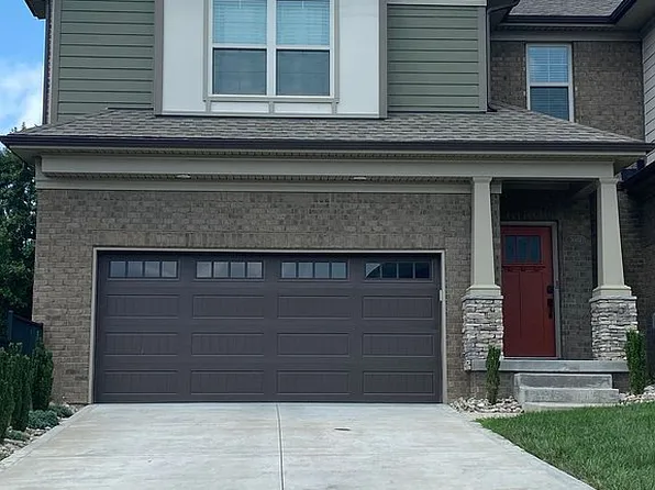 7004 Plum Creek Dr, Sellersburg, IN 47172