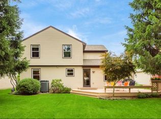 2220 Gnarled Pine Dr, Dublin, OH 43016
