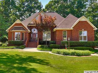 657 Carriger Rd, Hazel Green, AL 35750