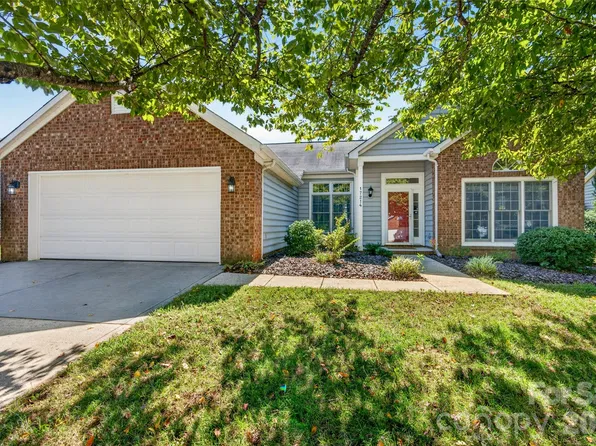 17214 Chardonnay Ct, Cornelius, NC 28031