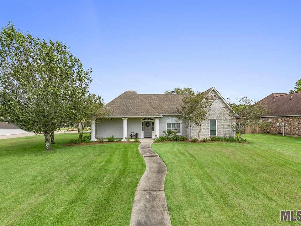 1st image of 12521 Three Lakes Dr