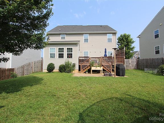 3rd image of 6004 Parkview Ct