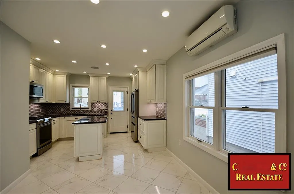 3 bed, 2.5 bath, 1036 sqft, $4,500 — Photo 3