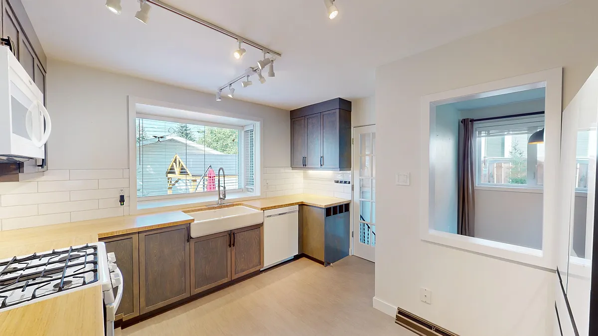 Building Photo - 4111 Charleswood Dr NW