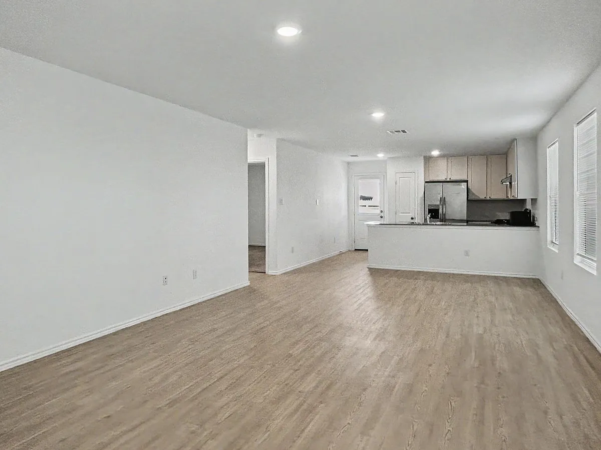 Building Photo - 9211 Saint Jerome