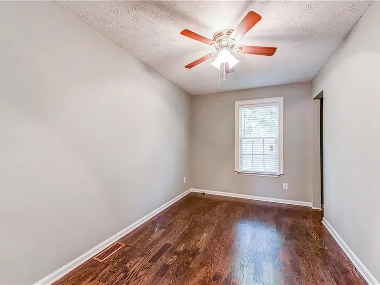 3360 Spring Harbor Dr — Photo 10