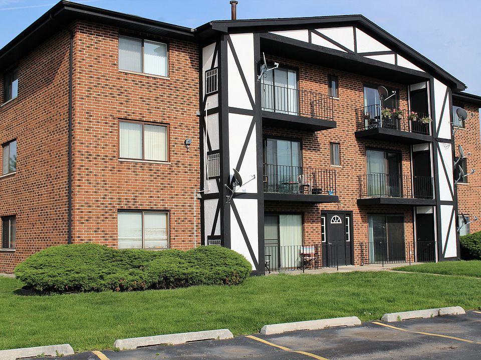 1st image of 16622 Theresa Ln APT 103
