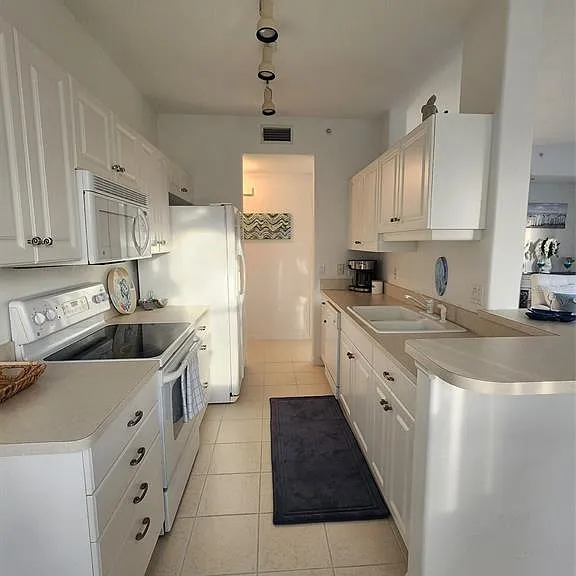 4442 Corso Venetia Blvd #A14 — Photo 23