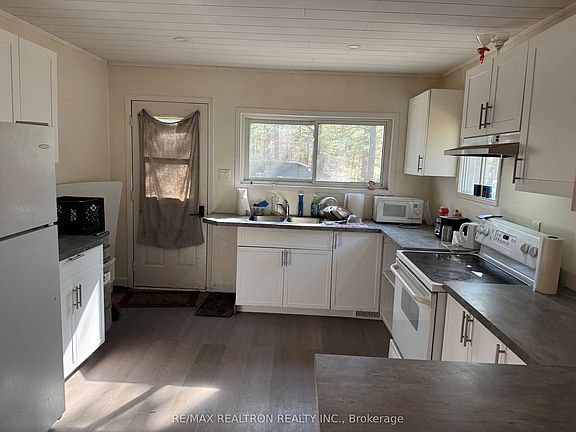 2nd image of 1080 Four Seasons Rd