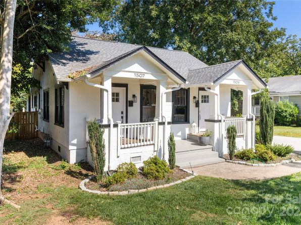 charlotte-north-carolina-2078154998 picture