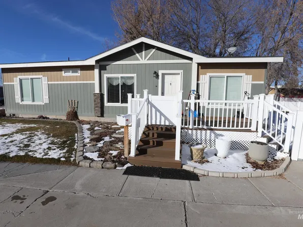 225 Jackson St, American Falls, ID 83211
