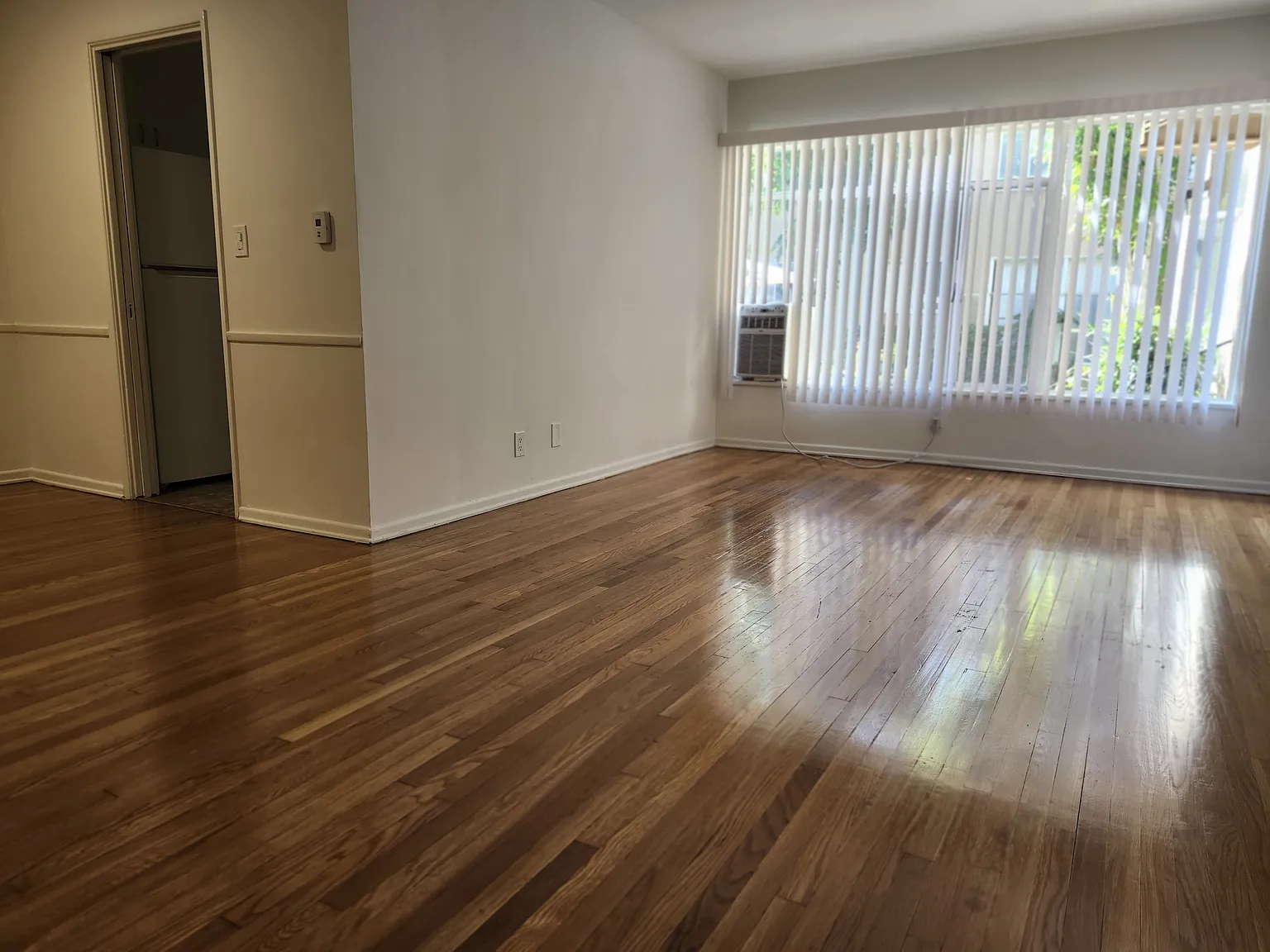 1 bed, 800 sqft, $1,950 — Photo 2