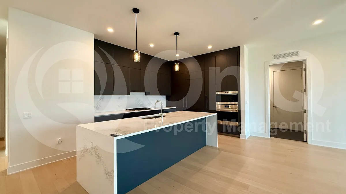 2 bed, 2.5 bath, 1939 sqft, $6,995 — Photo 4