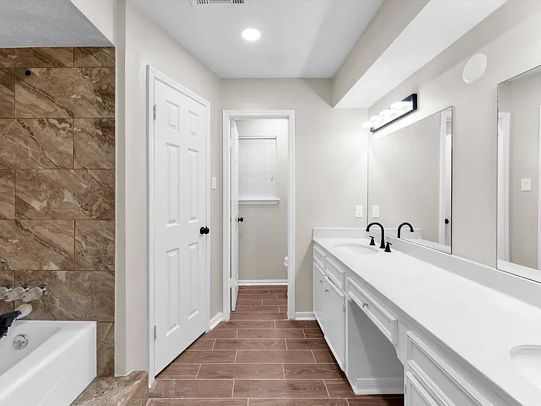 8102 Autumn Willow Dr — Photo 34