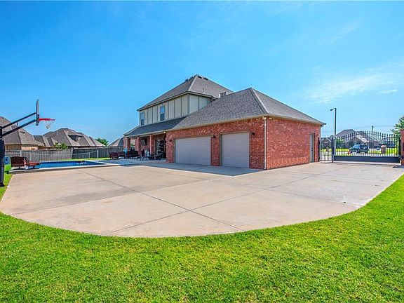 5th image of 2508 SW 136th Cir