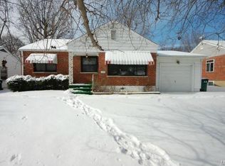 1449 Pinetree Ln, Saint Louis, MO 63119