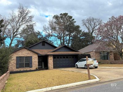135 Lakeshore Dr, Daphne, AL, 36526