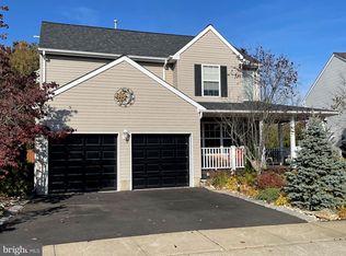 4 Sutton Pl, Helmetta, NJ 08828