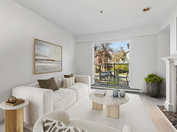 828 W 14th Ave #208, Vancouver, BC V5Z 1R1