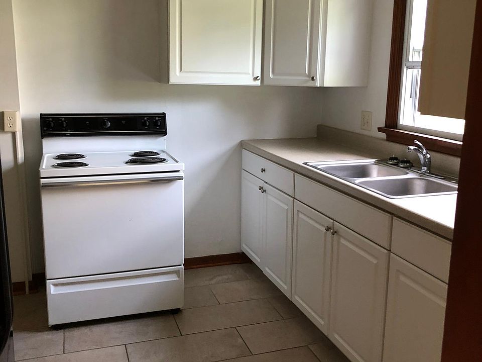 2nd image of 125 N Gill St #B