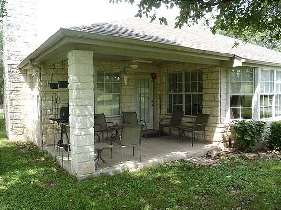 3rd image of 15 Palmer Ln