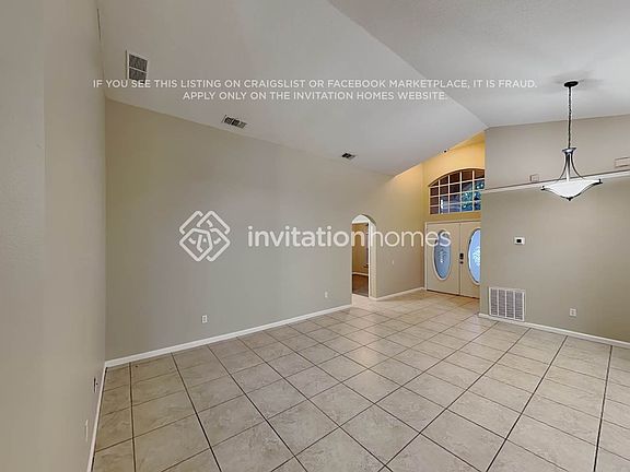 4th image of 33 Valleywood Dr