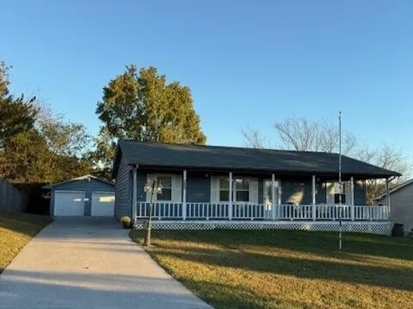 1408 Blue Forest Ln, Maryville, TN 37803