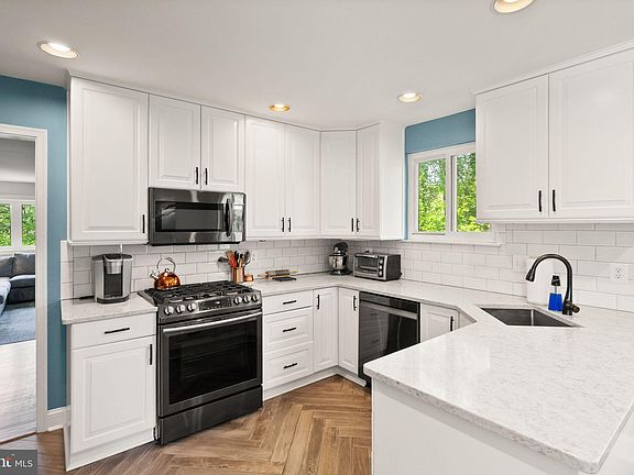 5th image of 5202 Faraday Ct