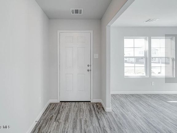 5th image of 753 Rivers Edge Parkway