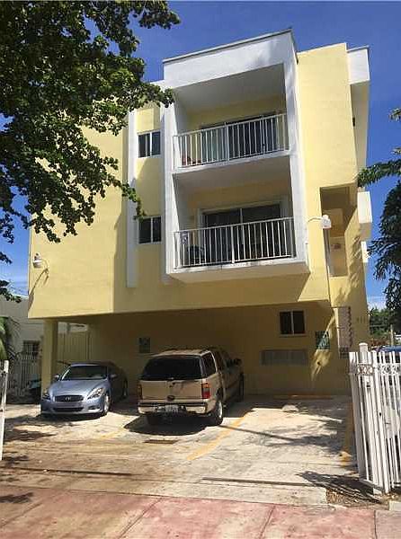 1st image of 711 Jefferson Ave APT 2