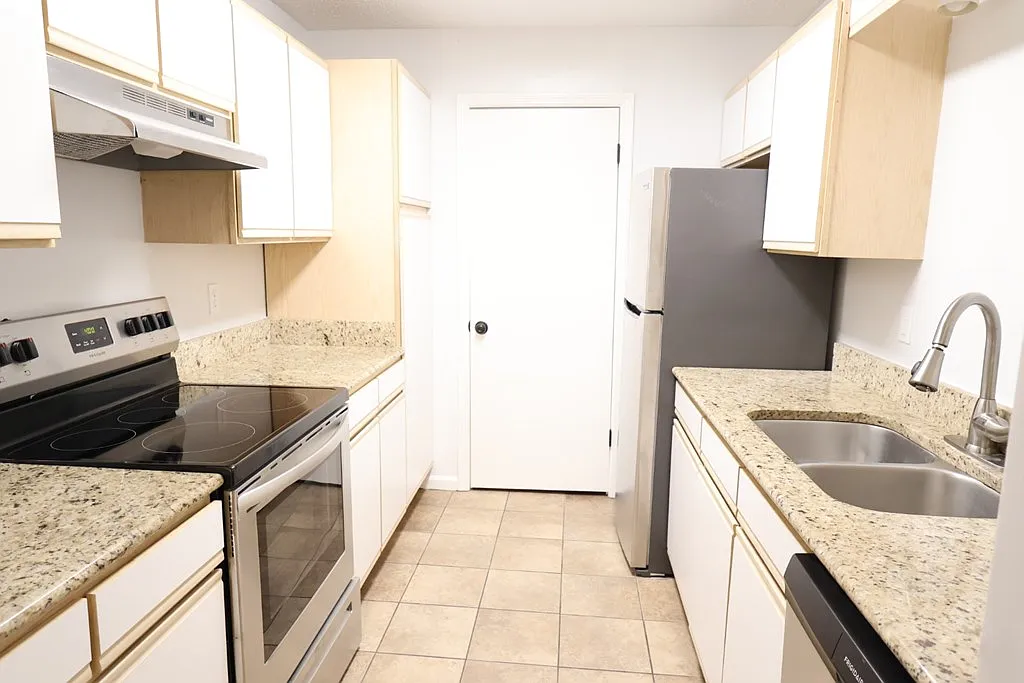 2 bed, 2.0 bath, 1156 sqft, $1,295 — Photo 4