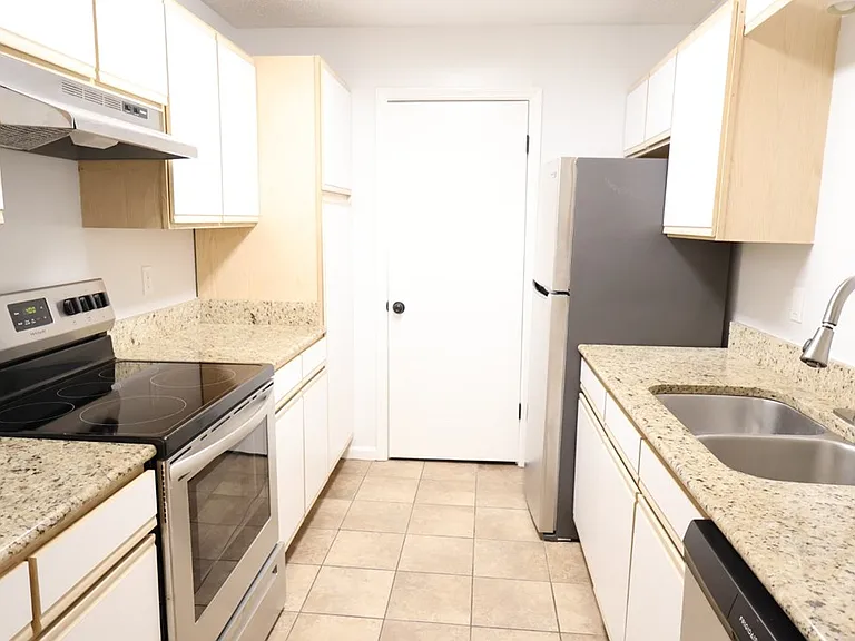 2092 S Sherwood Dr #K93 — Photo 3