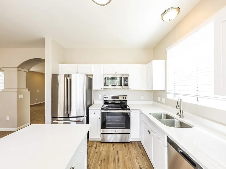 13416 W Peck Dr — Photo 10