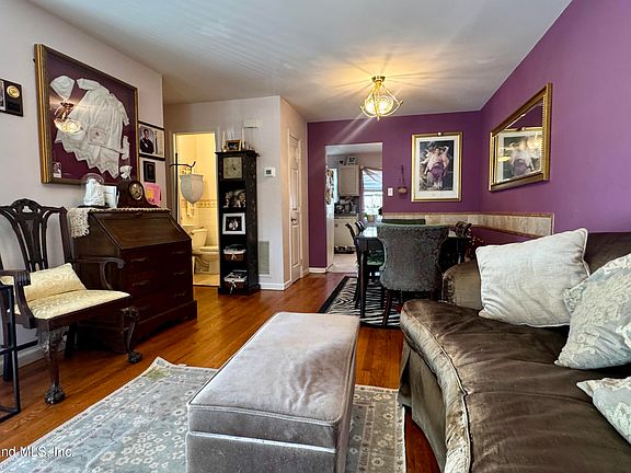 4th image of 103 Mosel Ave
