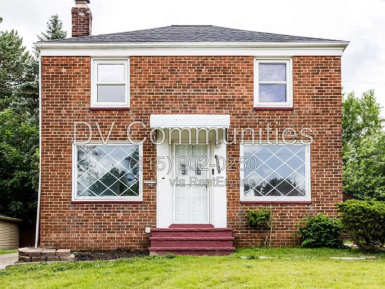18412 Waterbury Ave — Photo 1