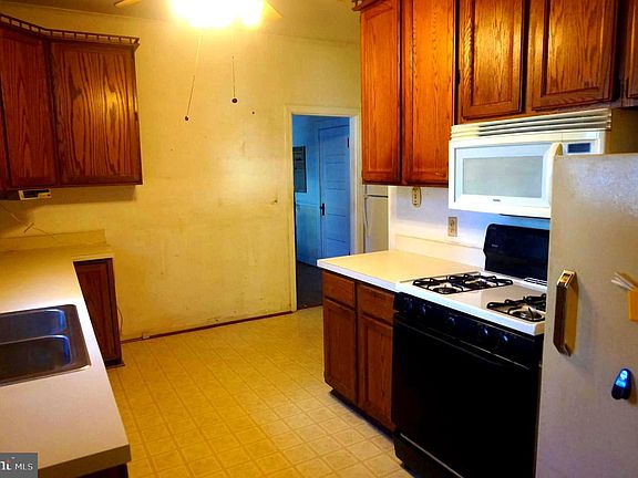 4th image of 3819 Oglethorpe St
