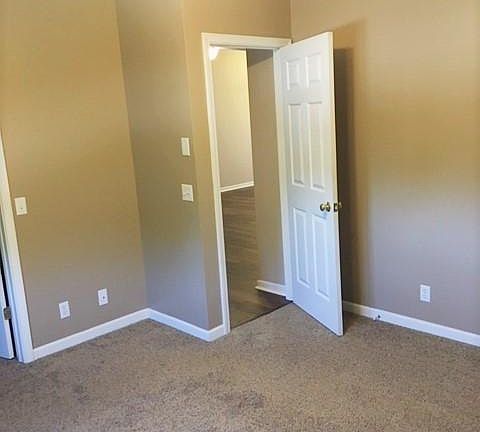 5th image of 9221 Blondo St
