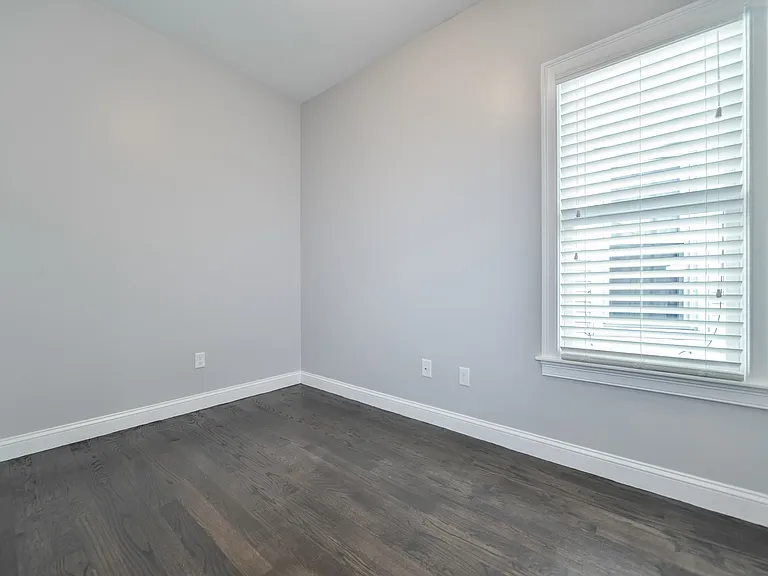349 Meridian St #2 — Photo 8