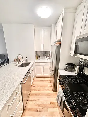 Rented by Addison Property Group | media 19