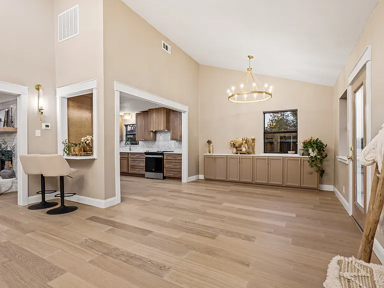 2214 Rex Cruse Dr — Photo 14