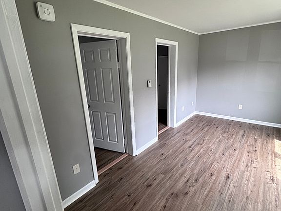 5th image of 349 Safford St APT 3