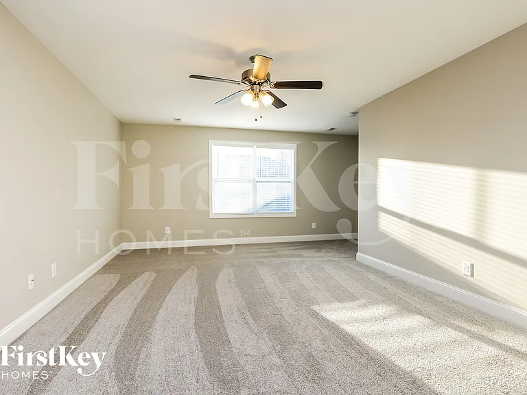 1136 Eagles Nest Ln — Photo 6