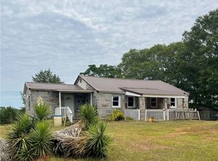 607 Opry House Rd, Starr, SC 29684