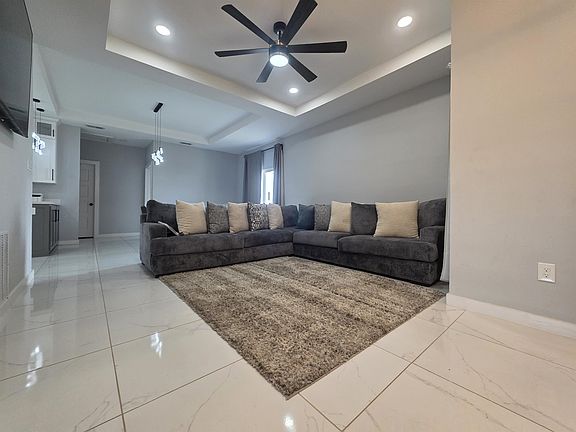 3rd image of 5116 Plasencia Ln