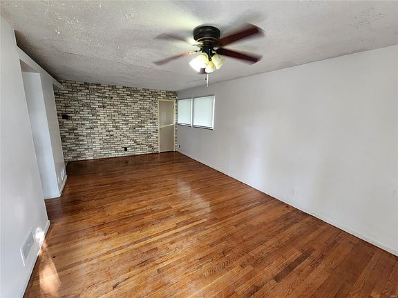 4th image of 10708 Spring Garden Dr