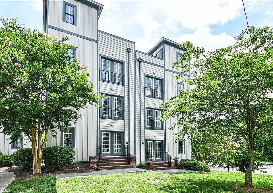 1st image of 445 McAdoo Ave #445
