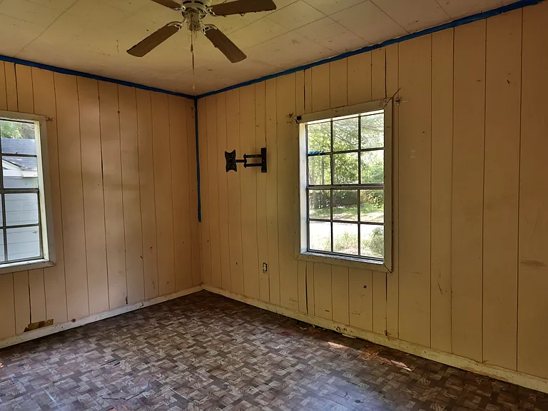 127 Barbara Ave — Photo 14